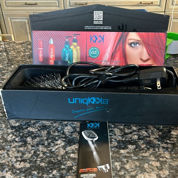 UNIQKKA 3 IN ONE BLOWER BRUSH NWT - Picture 8 of 8